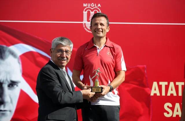 Muğla'da Atatürk Ruhuna Adanan Etkileyici Yol Koşusu