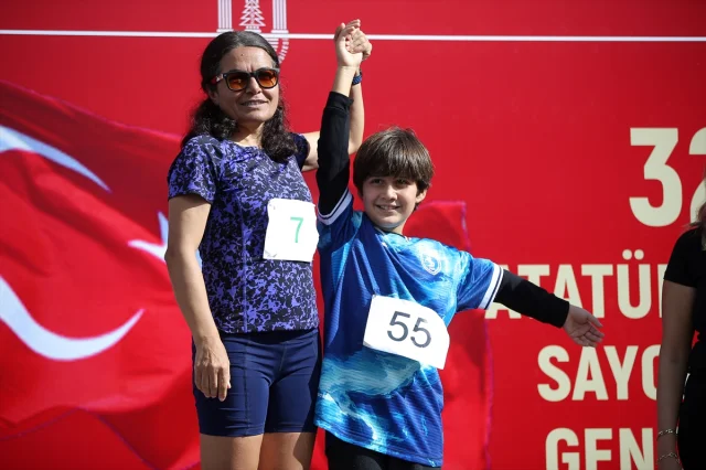 Muğla'da Atatürk Ruhuna Adanan Etkileyici Yol Koşusu