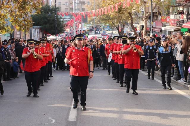 Atatürk'ü Anma Törenleri Edirne ve Tekirdağ'da Duygusal Anlar Yaşattı