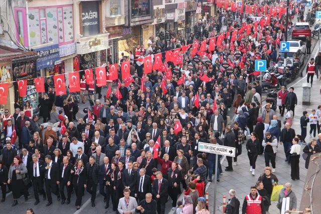 Atatürk'ü Anma Törenleri Edirne ve Tekirdağ'da Duygusal Anlar Yaşattı