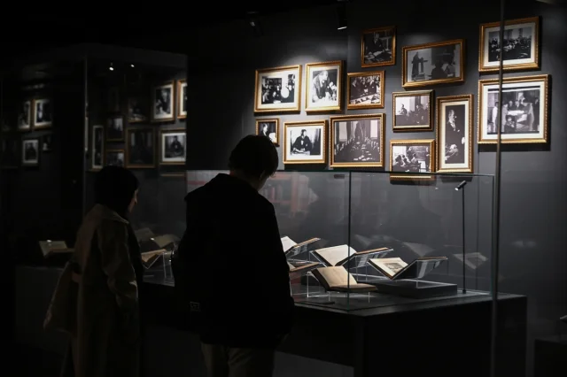 Atatürk'ün Kitap Dünyasına Yolculuk Ziyaretçileri Hayrete Düşürüyor