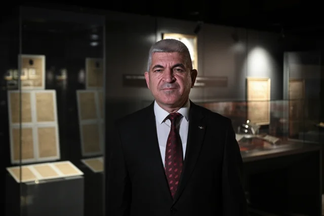 Atatürk'ün Kitap Dünyasına Yolculuk Ziyaretçileri Hayrete Düşürüyor