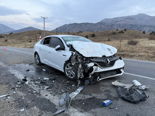Kahramanmaraş'ta Gerilim Dolu Kaza Sonrası 4 Kişi Yaralı Hastanede