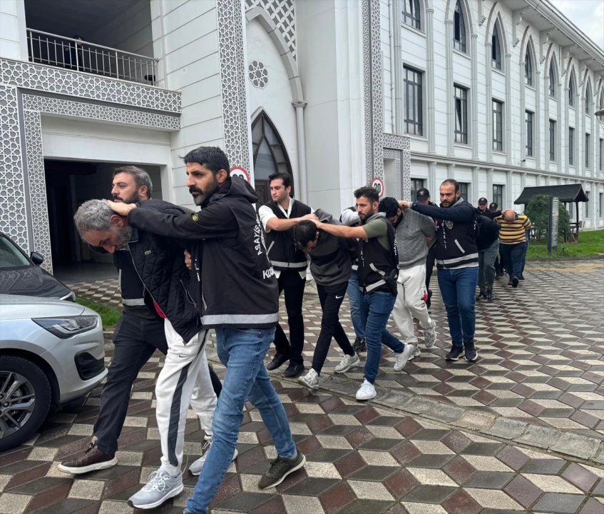 Dilovası'ndaki Fabrika Yangınında Çarpıcı Gelişme: 11 Zanlı Adliyeye Sevk Edildi