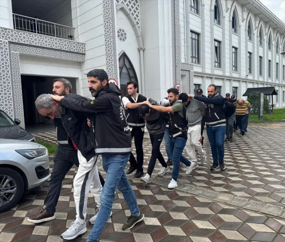 Dilovası'ndaki Fabrika Yangınında Çarpıcı Gelişme: 11 Zanlı Adliyeye Sevk Edildi