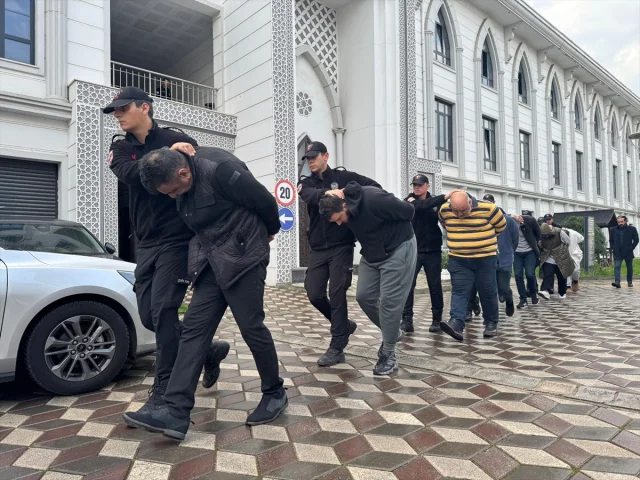 Dilovası'ndaki Fabrika Yangınında Çarpıcı Gelişme: 11 Zanlı Adliyeye Sevk Edildi