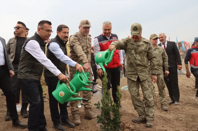 Adana, Mersin, Hatay ve Osmaniye'de Ağaçlandırma Heyecanı Hat Safhada