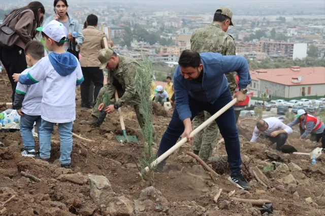 Adana, Mersin, Hatay ve Osmaniye'de Ağaçlandırma Heyecanı Hat Safhada