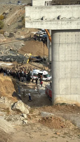 Diyarbakır'da köprü inşaatında trajik olay: Çökme faciası