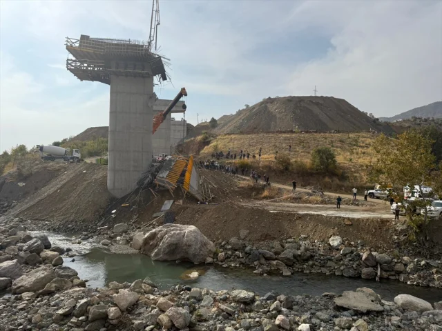 Diyarbakır'da köprü inşaatında trajik olay: Çökme faciası