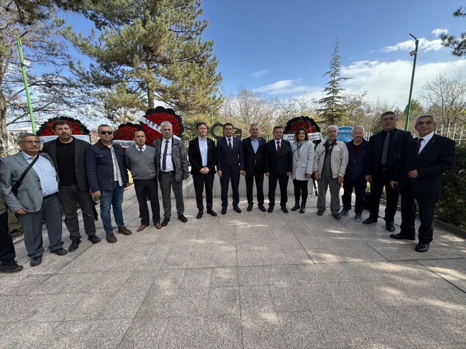 Tarihi İsim Behiç Erkin Eskişehir'deki Mezarında Anıldı