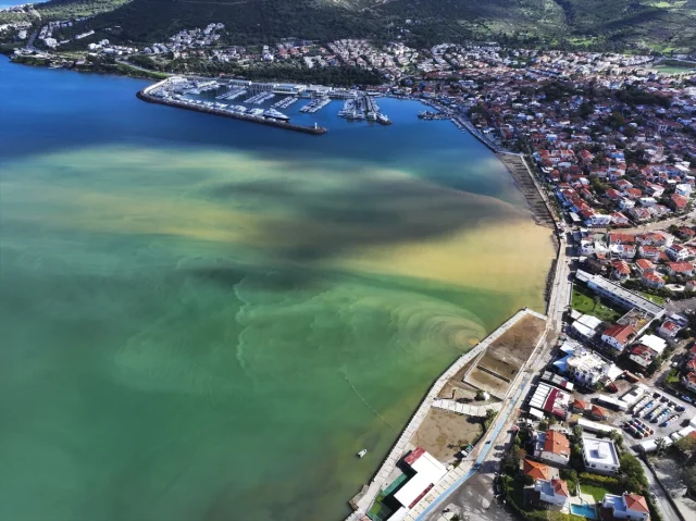 İzmir'de Sağanak Yeniden Vurdu: Foça Halkı Altyapı Çözümü Bekliyor