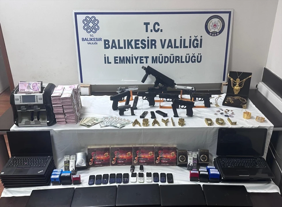 Balıkesir merkezli operasyonda şok gözaltılar