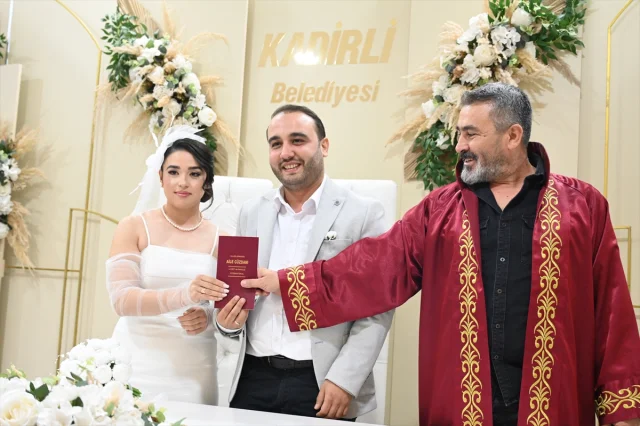 Osmaniye'de çiftler unutulmaz gün için sıraya girdi 11.11.2025