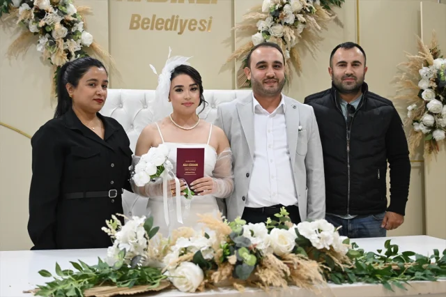 Osmaniye'de çiftler unutulmaz gün için sıraya girdi 11.11.2025
