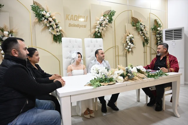 Osmaniye'de çiftler unutulmaz gün için sıraya girdi 11.11.2025