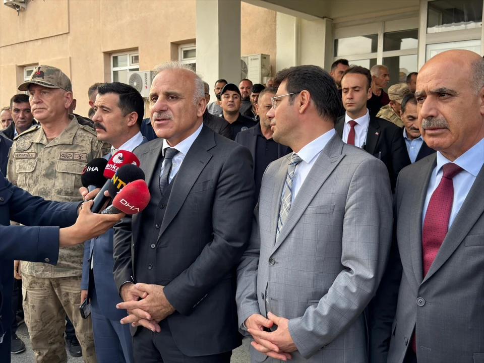 Diyarbakır'da Viyadük İnşaatında İskelenin Çökmesi Şok Etti