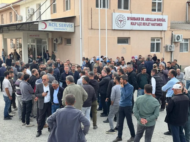 Diyarbakır'da Viyadük İnşaatında İskelenin Çökmesi Şok Etti