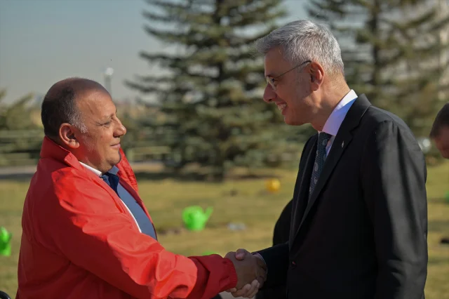 Bakan Memişoğlu Ağaçlandırma Gününde Çarpıcı Mesajlar Verdi
