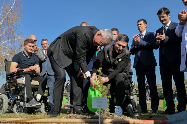 Bakan Memişoğlu Ağaçlandırma Gününde Çarpıcı Mesajlar Verdi