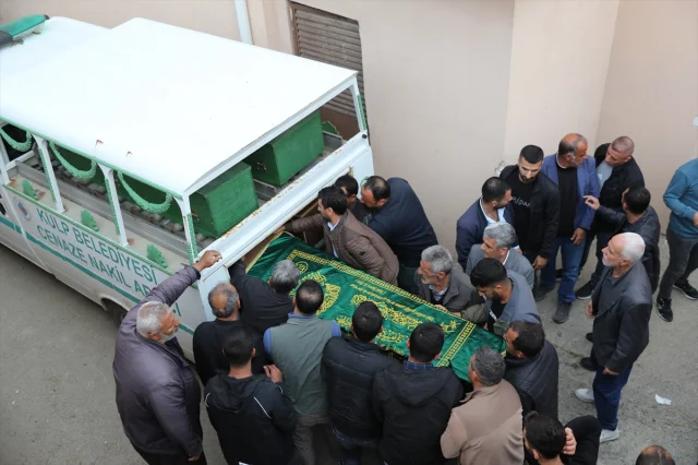 Diyarbakır'da Viyadük İnşaatında İskelenin Çökmesi Şok Etti