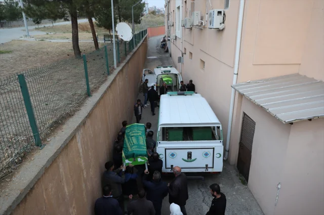 Diyarbakır'da Viyadük İnşaatında İskelenin Çökmesi Şok Etti