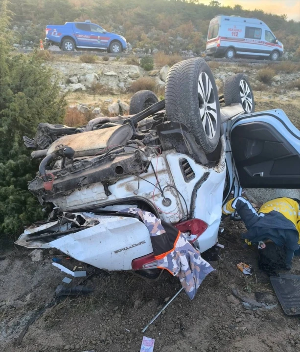 Afyonkarahisar'da Otomobil Takla Attı: Ölüm ve Yaralanmalar