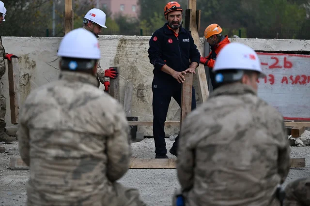 Düzce halkı depreme karşı bilinçle geleceğe yürüyor
