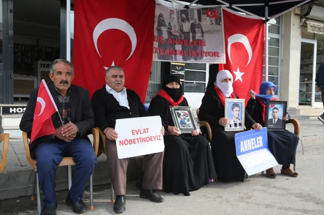 Muş'ta Annelerin Evlat Özlemi Bitmek Bilmiyor