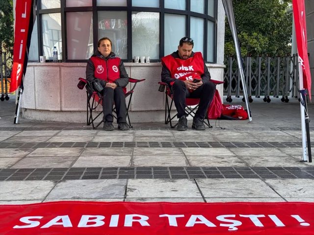 İzmir'den sesler yükseliyor belediye işçileri eylemi sürdürüyor