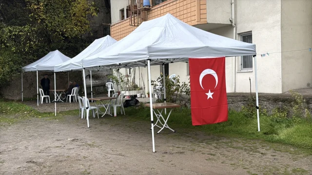 Karabük'te Şehit Acısı: Babası Mehmet Özcan'ın Duygu Dolu Anları