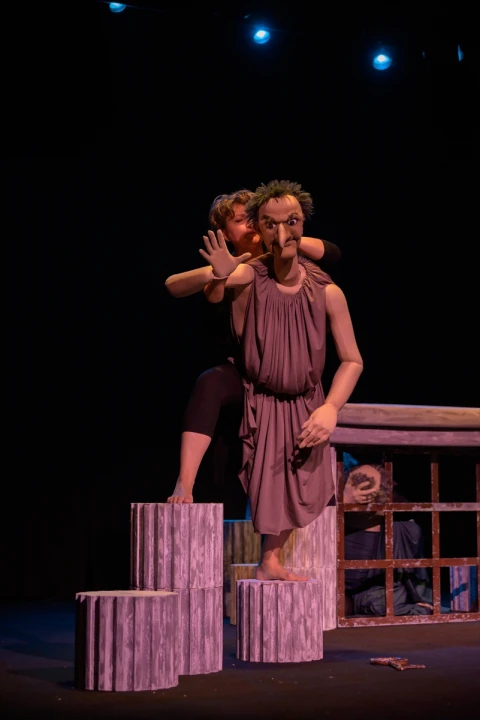 Batum'da Marina Yüce'nin Büyüleyici Kukla Başarısı