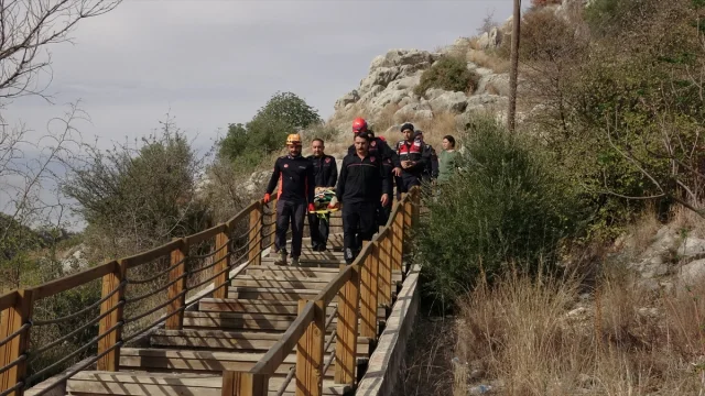 Adana'da Yılan Kalesi'nde Dram: Küçük Çocuk Kayalıklardan Düştü
