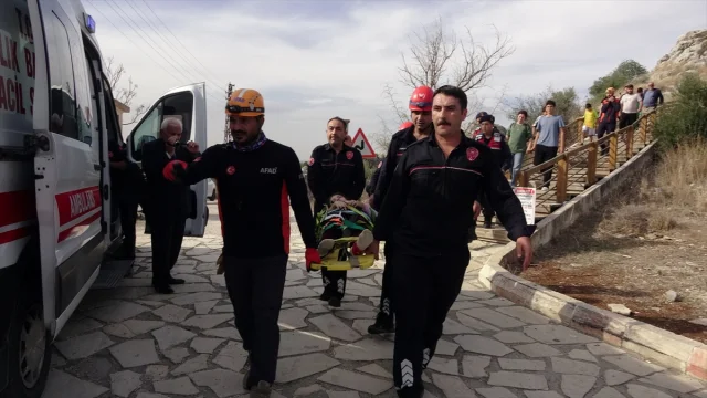 Adana'da Yılan Kalesi'nde Dram: Küçük Çocuk Kayalıklardan Düştü