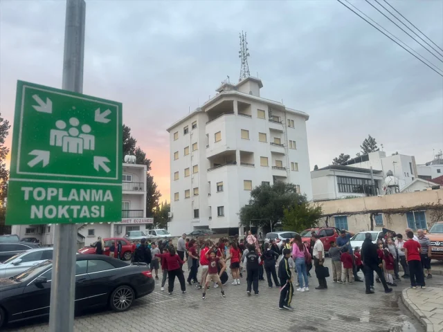 Kıbrıs Açıklarında Şiddetli Deprem: Ada Korku Dolu Anlar Yaş...