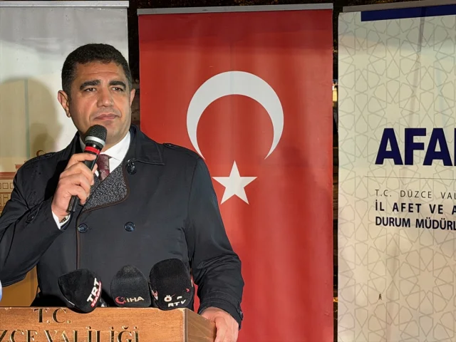 Düzce'de umut ve anı karışıyor: 45 saniyelik saygı duruşu ile anıldı