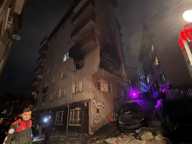 Kağıthane'de Apartman Dairesinde Korkutan Yangın