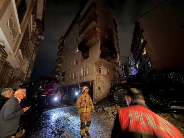 Kağıthane'de Apartman Dairesinde Korkutan Yangın