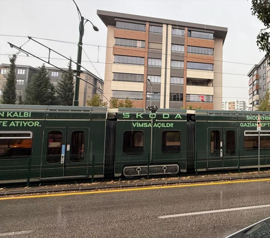 Gaziantep'te Tramvaya Yıldırım İsabet Etti Herkes Şaşkın
