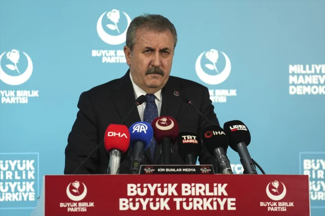 BBP Lideri Destici'den Duygusal Mesaj: Milletimizin Yüreği Yanıyor