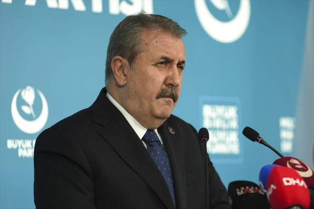 BBP Lideri Destici'den Duygusal Mesaj: Milletimizin Yüreği Yanıyor
