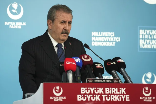 BBP Lideri Destici'den Duygusal Mesaj: Milletimizin Yüreği Yanıyor