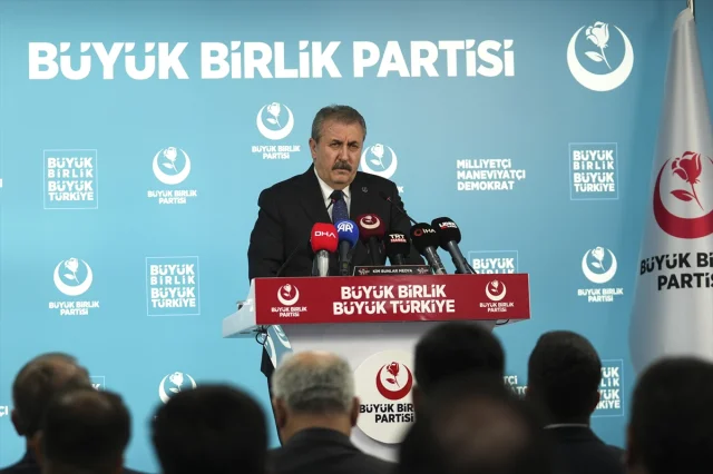 BBP Lideri Destici'den Duygusal Mesaj: Milletimizin Yüreği Yanıyor