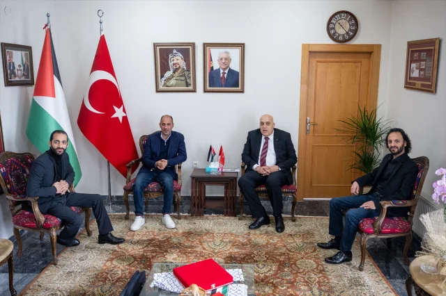 Filistinli Sanatçılar İşgalin Bitmesini ve Barışın Gelmesini Bekliyor