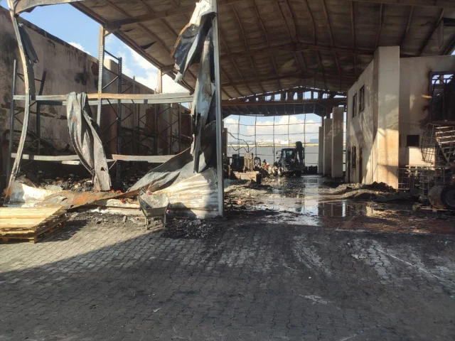Kocaeli'deki fabrika yangınının ardındaki detaylar ortaya çı...
