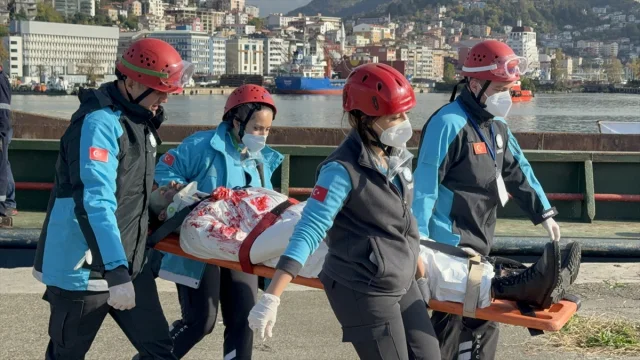 Zonguldak'ta Gerçekçi Tatbikat Heyecan Yarattı