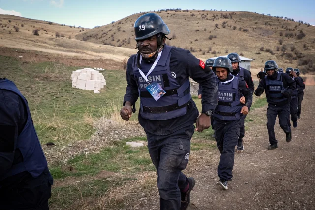 Anadolu Ajansı'nın Savaş Muhabirliği Eğitiminde Heyecan Dolu Anlar