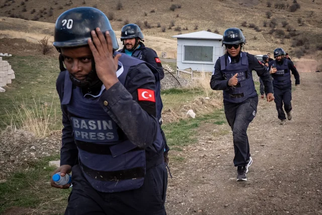 Anadolu Ajansı'nın Savaş Muhabirliği Eğitiminde Heyecan Dolu Anlar
