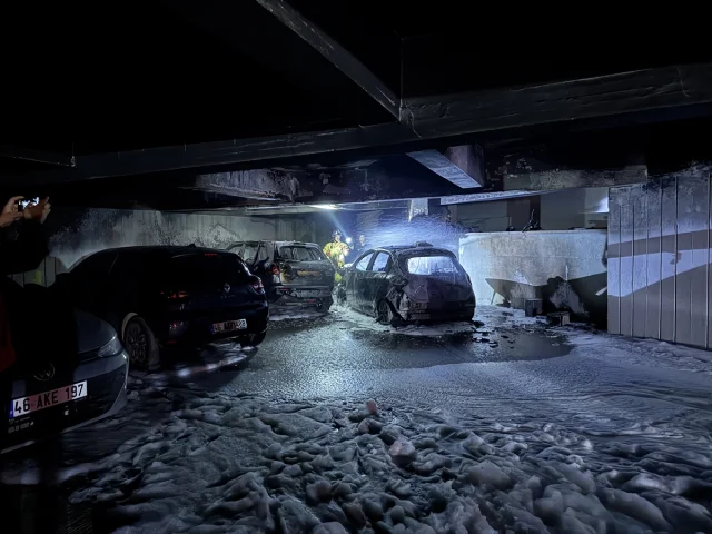 Kahramanmaraş'ta Otopark Yangını: Dumandan Etkilenen 18 Kişi Var