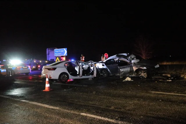 Niğde'de Korkunç Trafik Kazası: Ölü ve Yaralılar Var